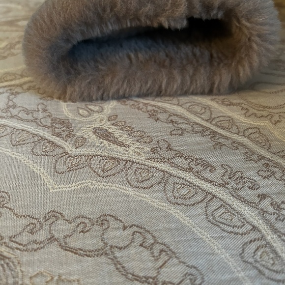 Vintage brown/ grey shearling jacket w collar - A+ condition - Picture 7 of 15